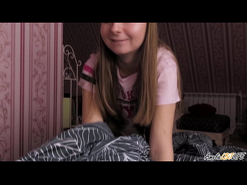 ❤️ Blondie-k bere BFF-ren sakon zurrupatzen du eta esperma jasotzen du ahoan ❤️ Super pornoa gugan ❌
