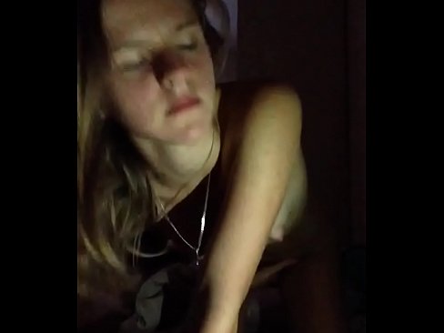 ❤️ Neska bat masturbatzen da eta cums ❤️ Super pornoa gugan ❌
